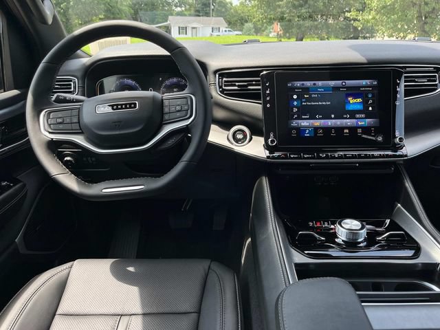 New 2025 Jeep Wagoneer L Series II w/ Convenience Group I AWD/4WD image 2