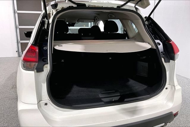 Used 2019 Nissan Rogue S FWD image 43