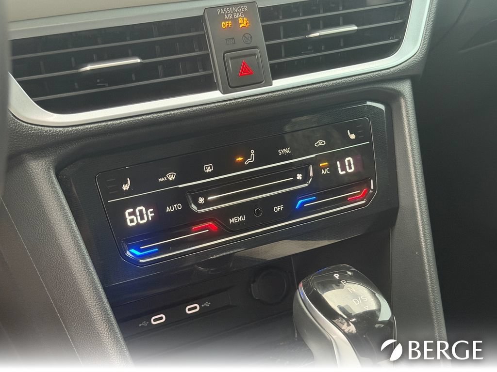 Used 2025 Volkswagen Taos SE FWD image 24