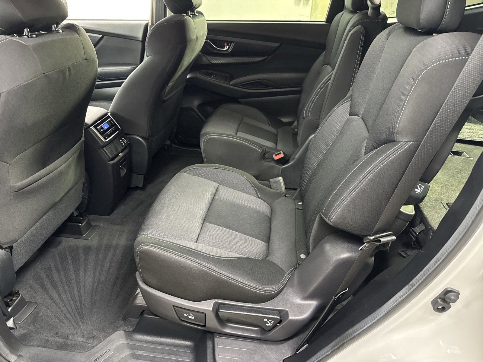 Used 2025 Subaru Ascent Premium image 28
