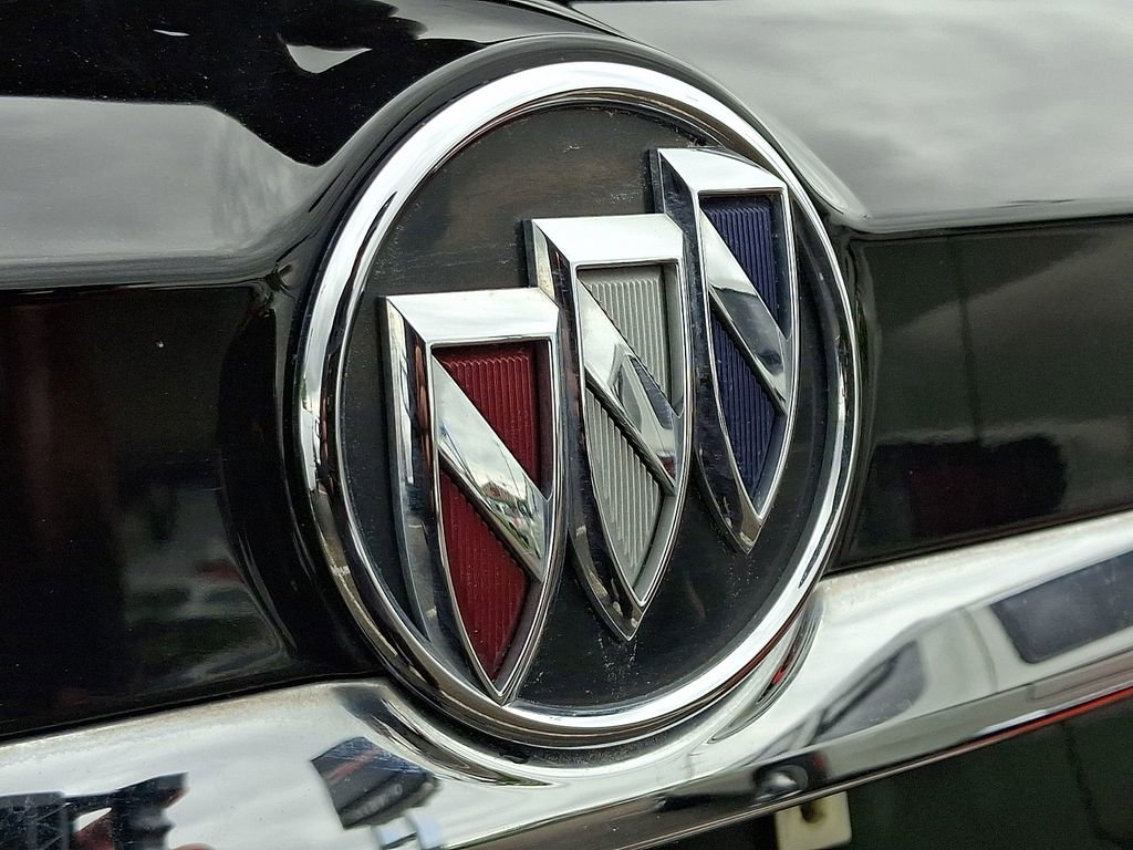 Certified 2019 Buick Encore Preferred w/ Safety Package FWD image 5