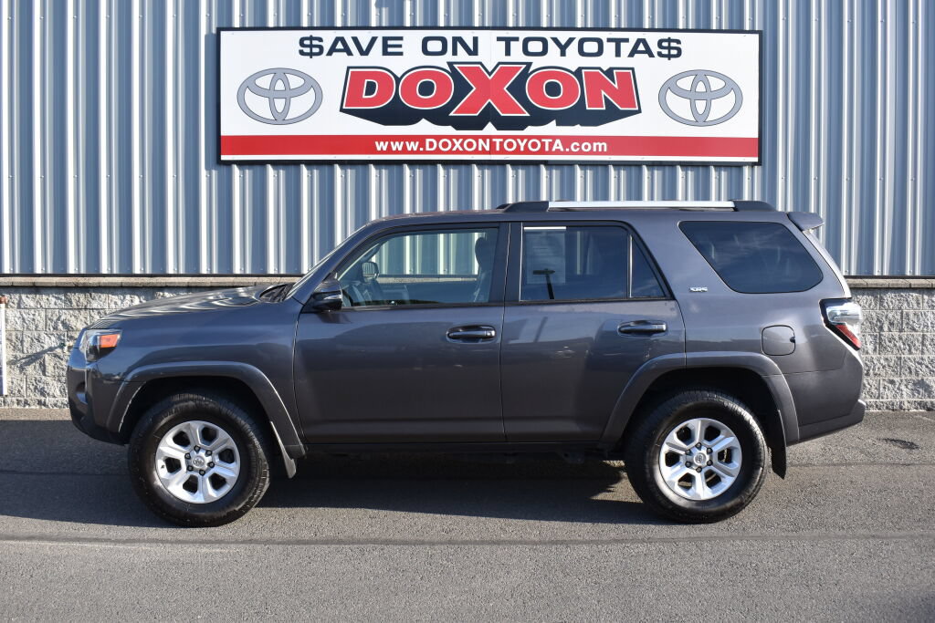 Certified 2022 Toyota 4Runner SR5 Premium w/ Moonroof Package AWD/4WD image 4