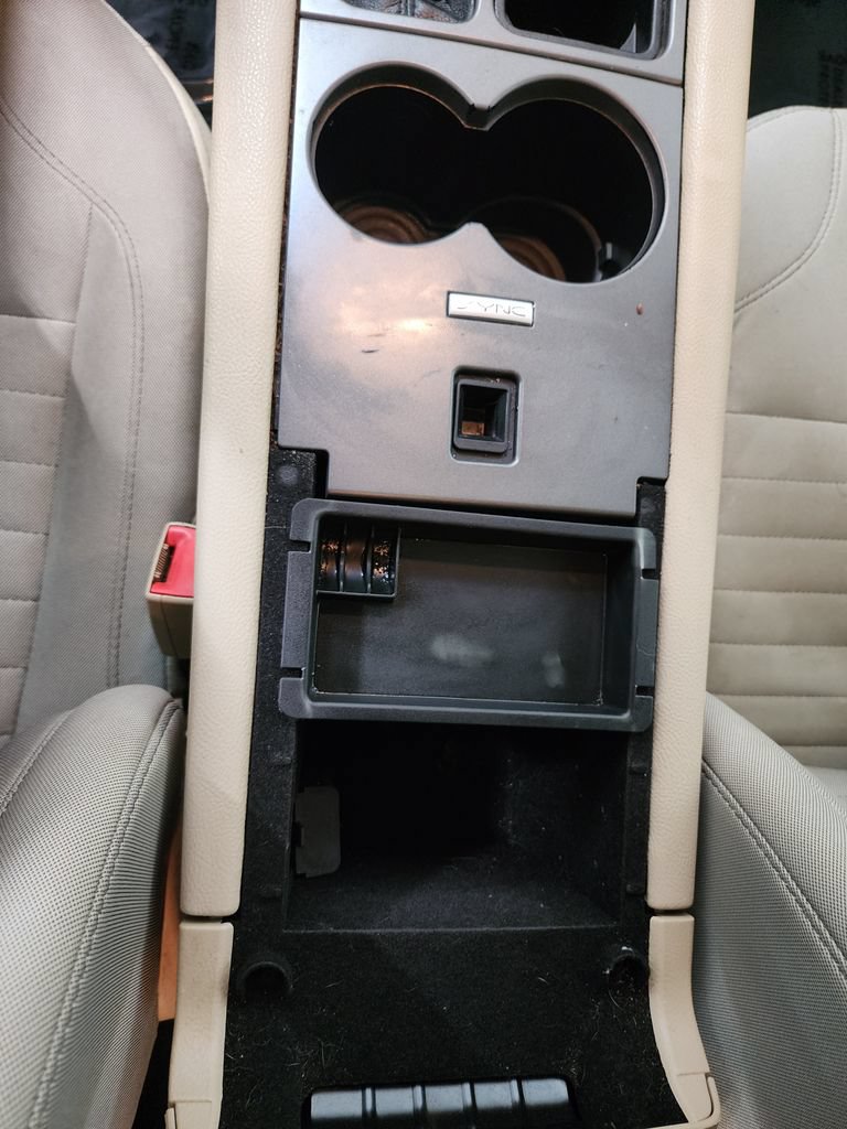 Used 2017 Ford Taurus SE FWD image 21