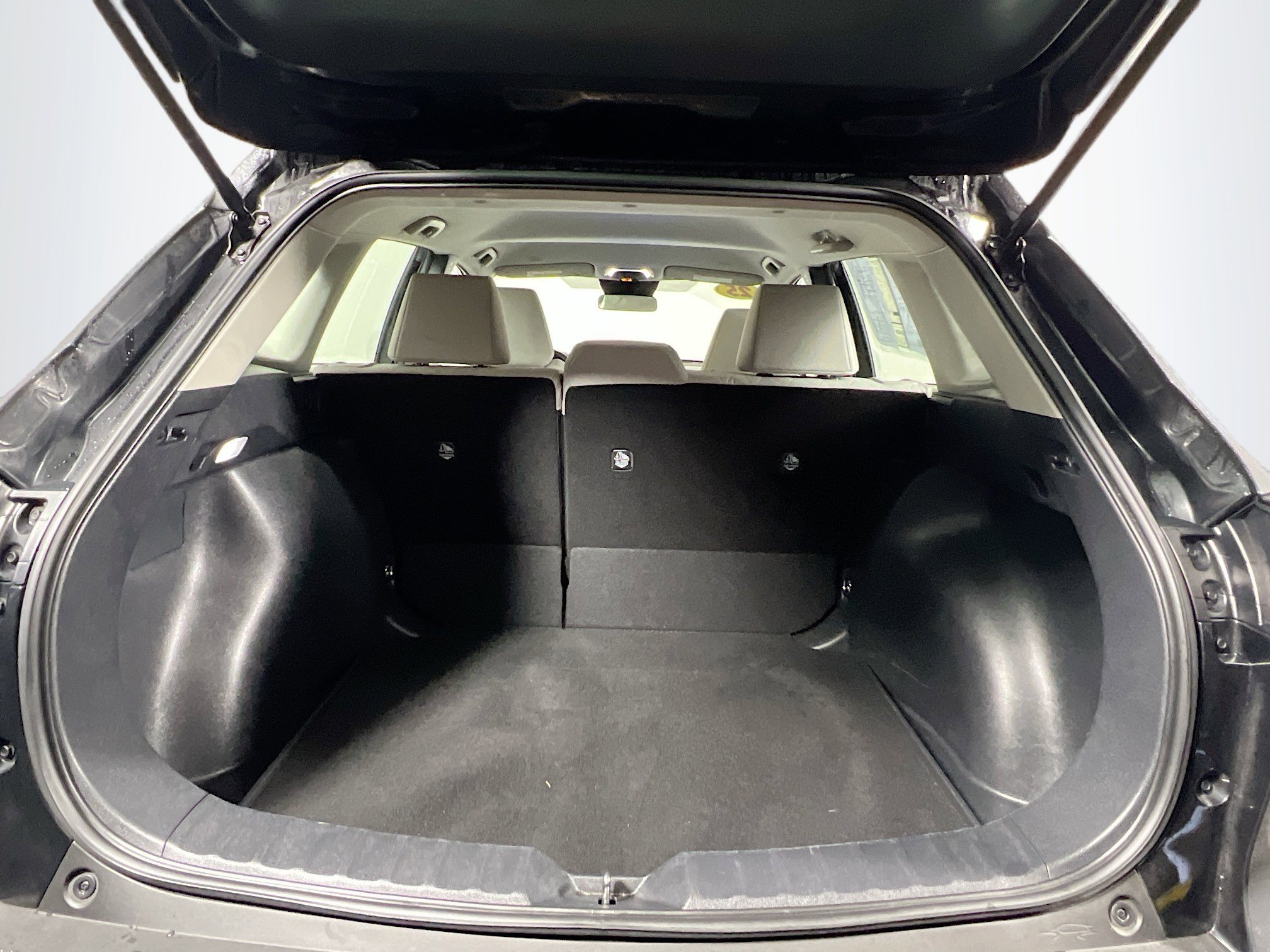 Used 2025 Toyota Corolla Cross L image 33