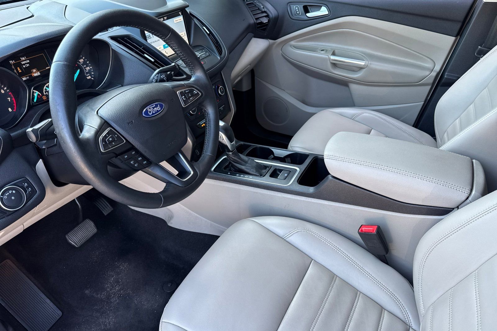Used 2019 Ford Escape SEL image 9