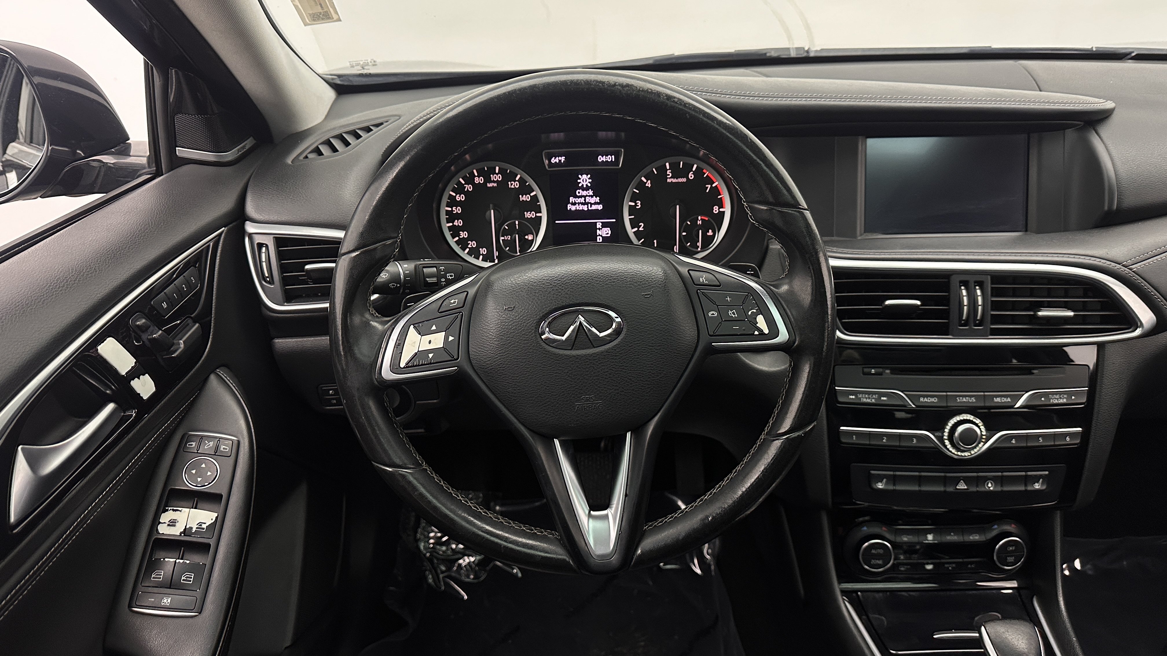 Used 2018 INFINITI QX30 Premium FWD image 24
