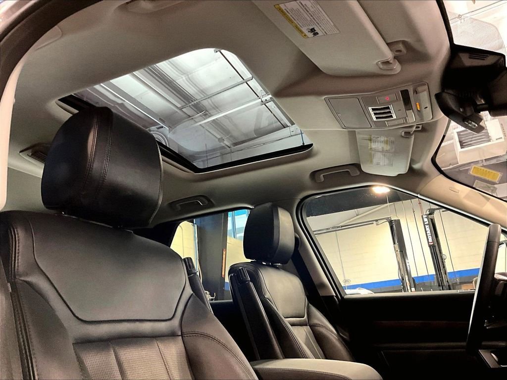 Used 2020 Land Rover Discovery HSE AWD/4WD image 23