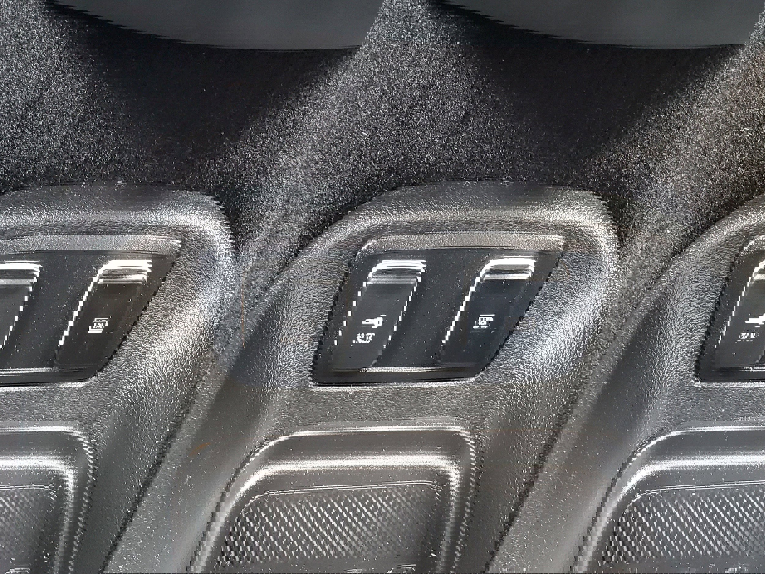 Used 2019 Chrysler Pacifica Limited w/ Tire & Wheel Group image 24