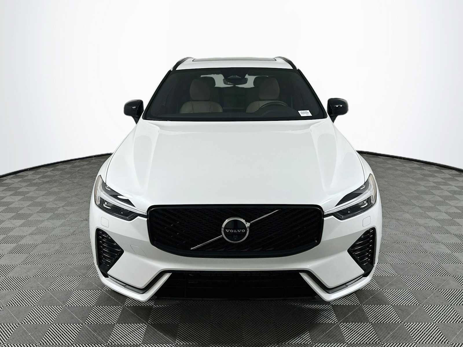 Used 2026 Volvo XC60 B5 Plus w/ Protection Package Premier AWD/4WD image 2