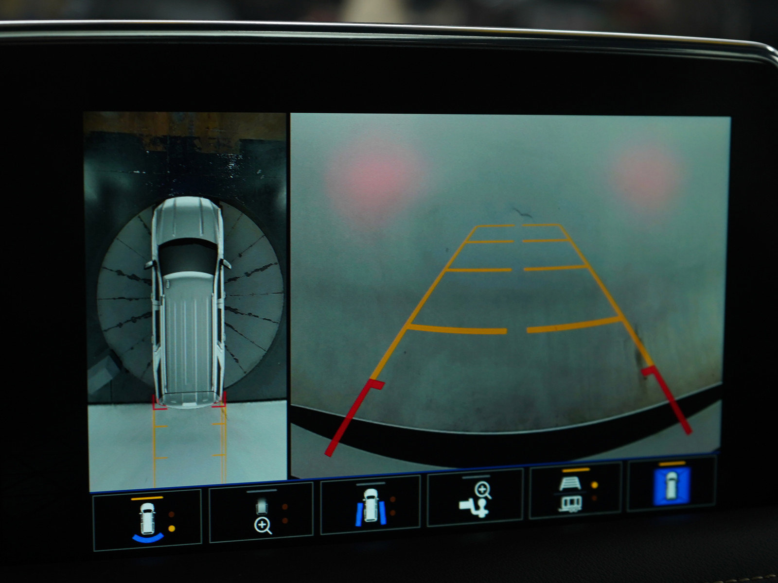 Used 2023 GMC Yukon XL SLT image 33