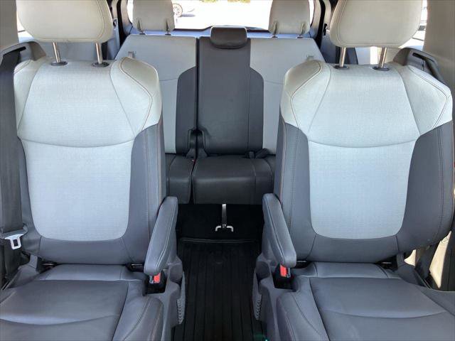 Certified 2021 Toyota Sienna XSE image 35
