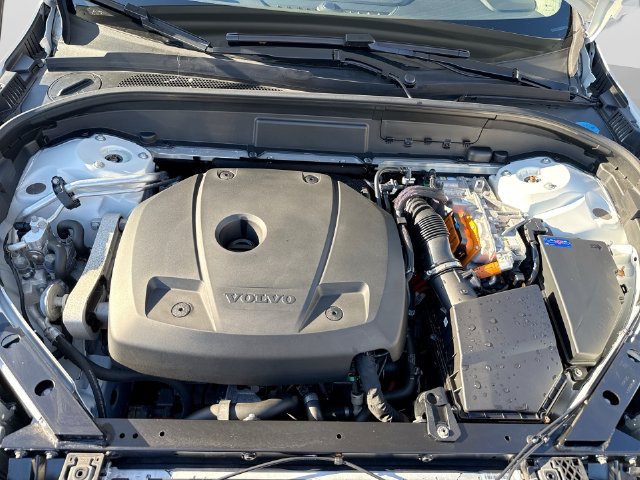 Certified 2024 Volvo XC60 T8 Plus AWD/4WD image 21
