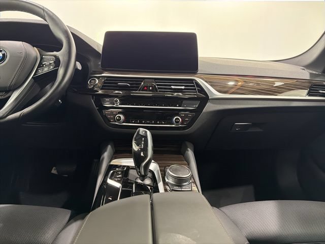 Certified 2023 BMW 530i xDrive w/ Premium Package AWD/4WD image 10