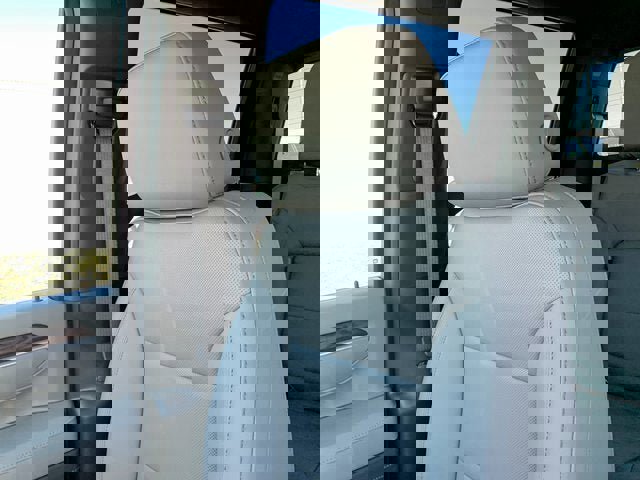 New 2025 GMC Sierra 2500 SLT w/ SLT Convenience Package image 24