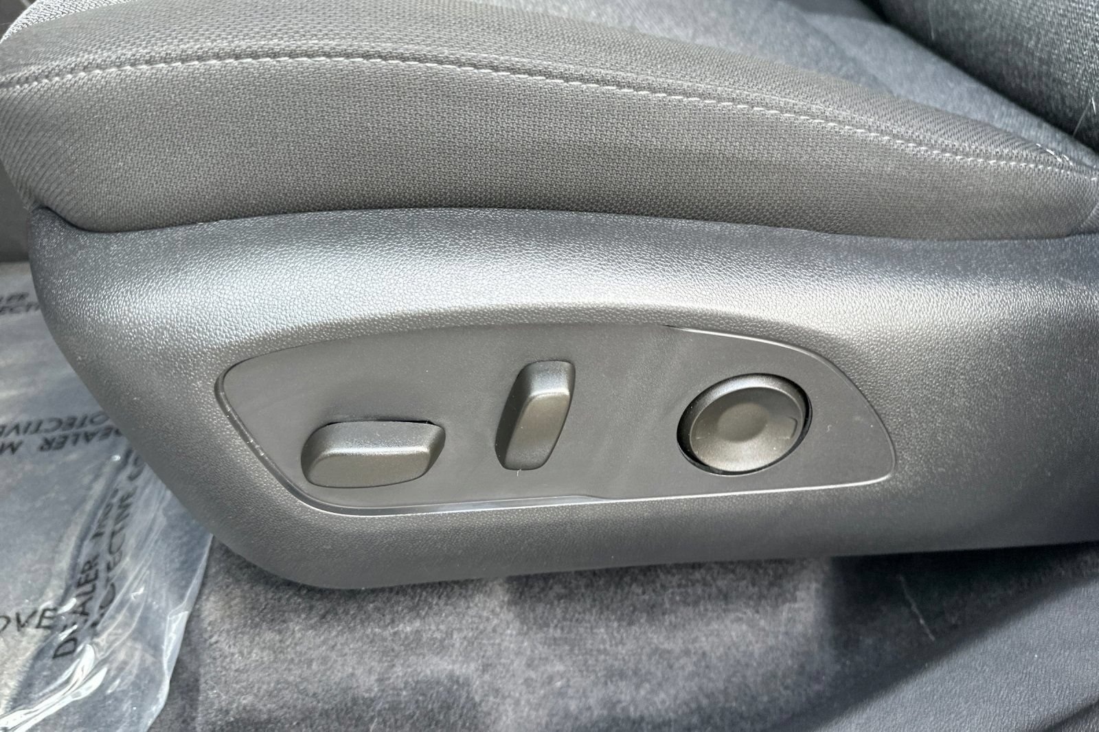 Certified 2025 GMC Acadia Elevation FWD image 12