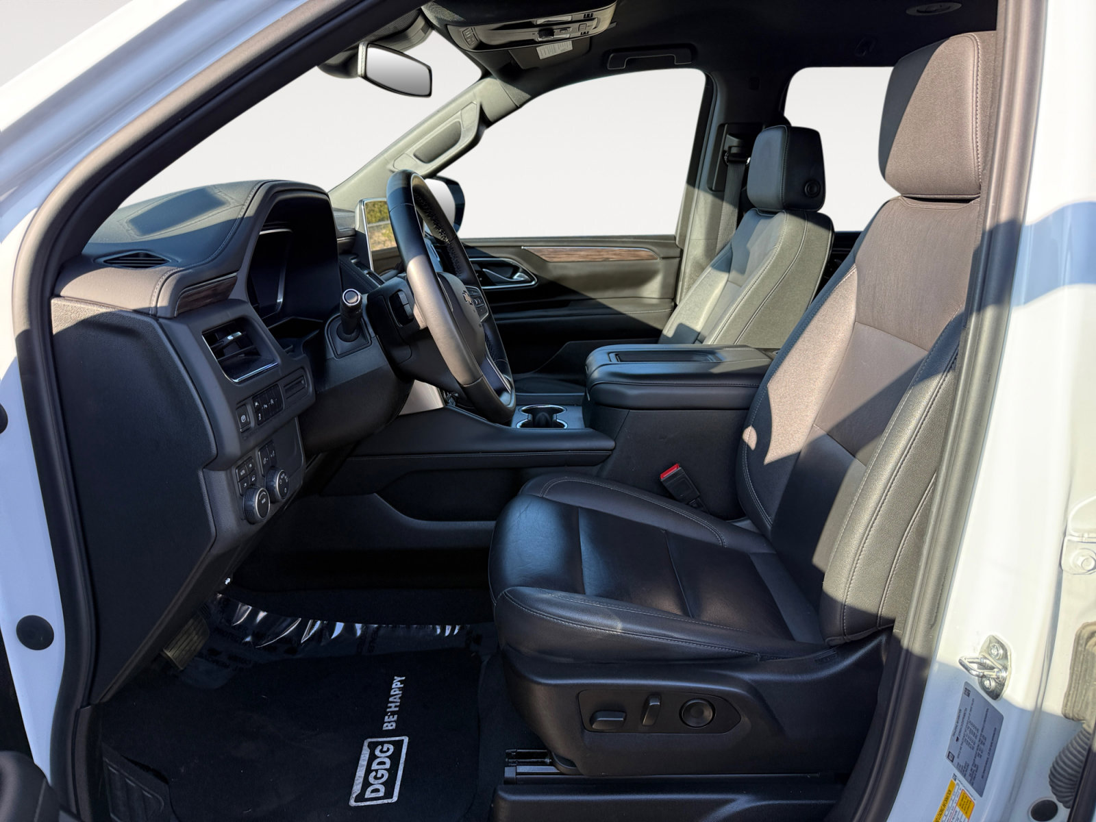 Used 2023 Chevrolet Suburban LT image 10