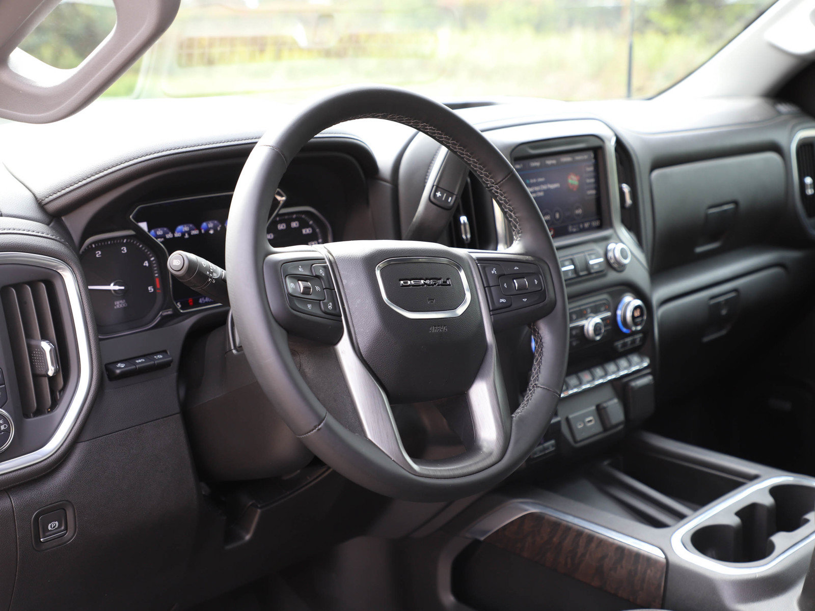 Used 2023 GMC Sierra 3500 Denali w/ Denali Black Diamond Edition AWD/4WD image 19