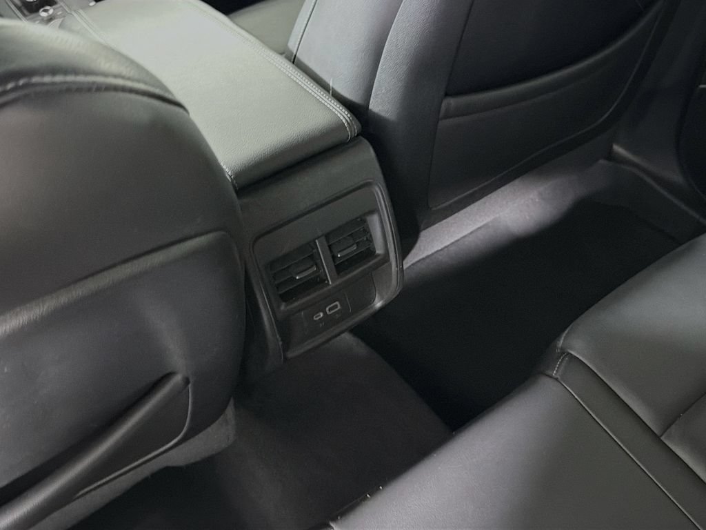 Used 2021 Cadillac XT4 Premium Luxury FWD image 26
