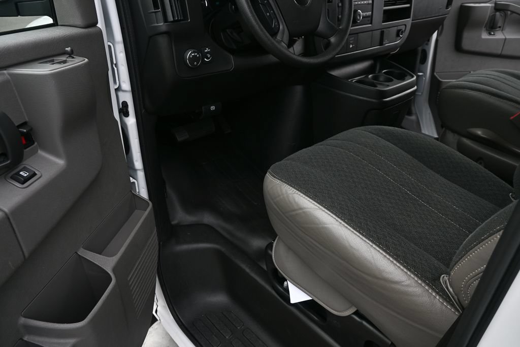 Used 2025 Chevrolet Express 2500 w/ Driver Convenience Package RWD image 7