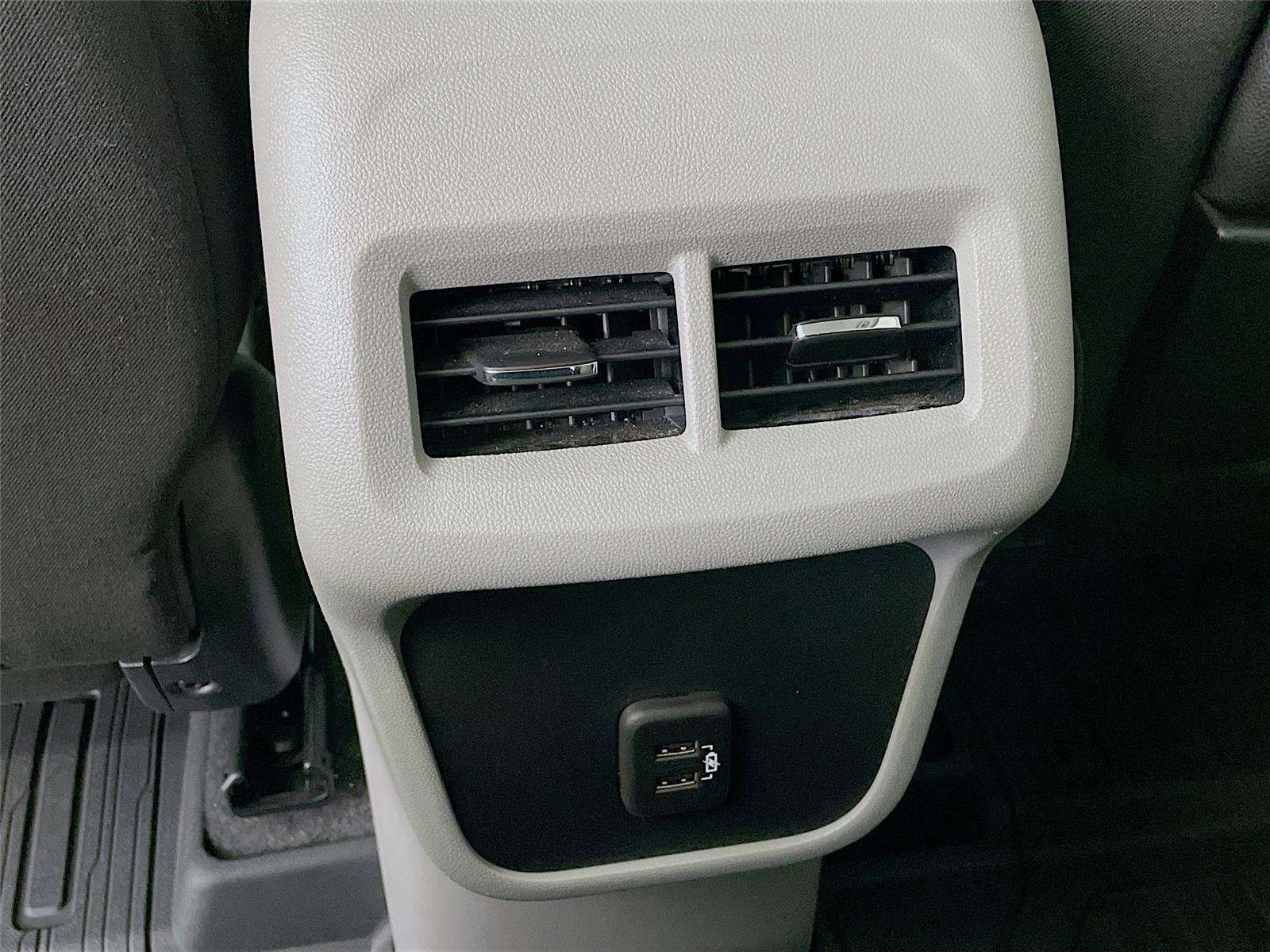 Used 2023 GMC Terrain SLE w/ Driver Convenience Package image 27