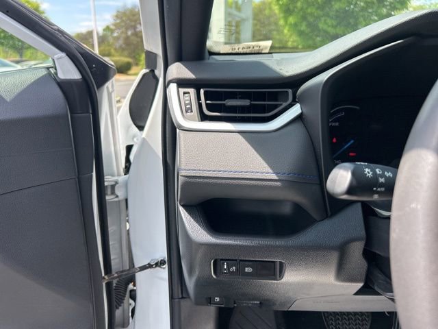 Used 2023 Toyota RAV4 SE image 29