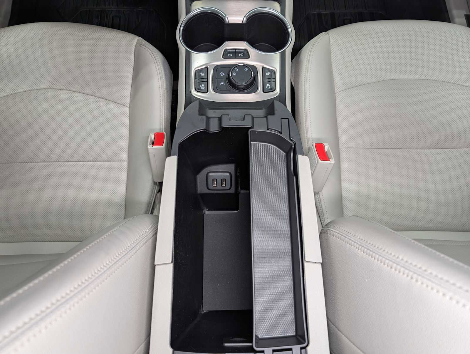 Used 2020 GMC Terrain Denali w/ Denali Premium Package AWD/4WD image 21