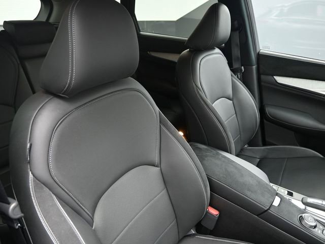 Used 2023 INFINITI QX50 Sensory image 39