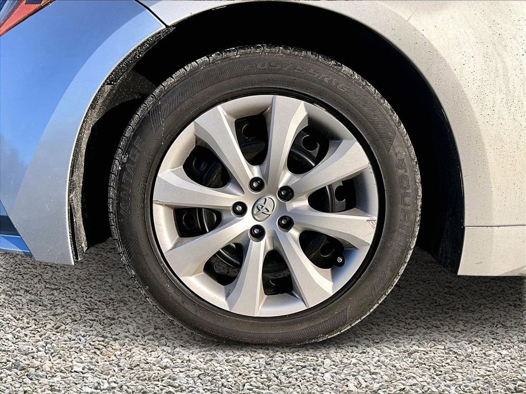 Used 2022 Toyota Corolla LE image 8