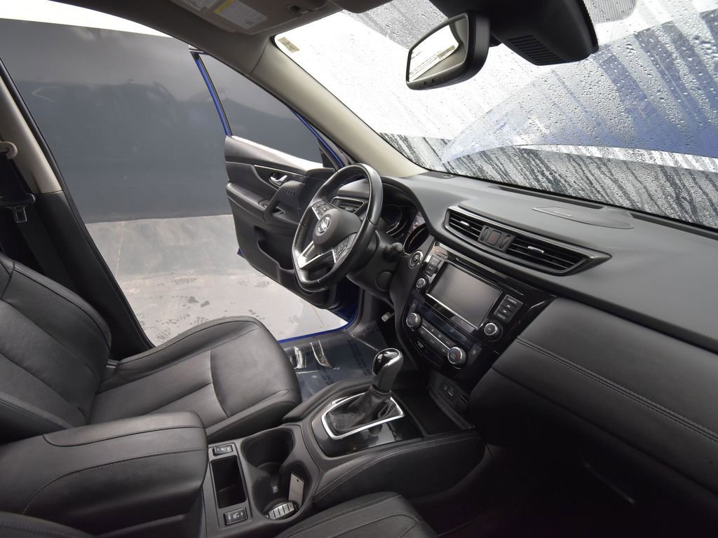 Used 2018 Nissan Rogue SL image 18