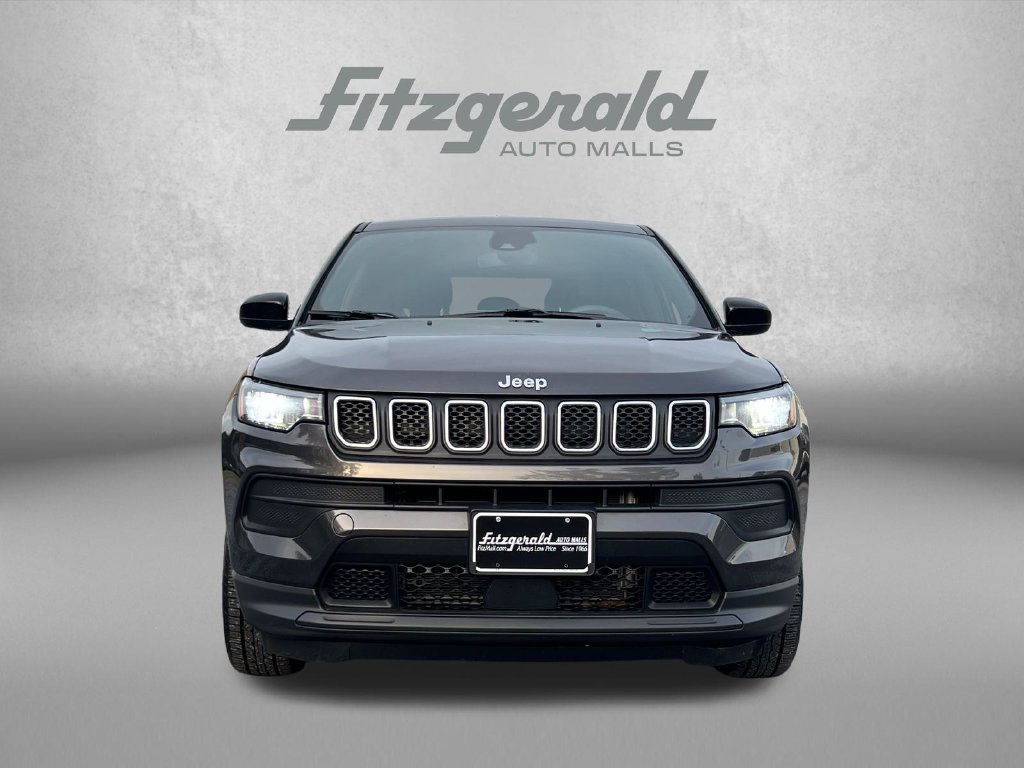 Used 2023 Jeep Compass Sport AWD/4WD image 3