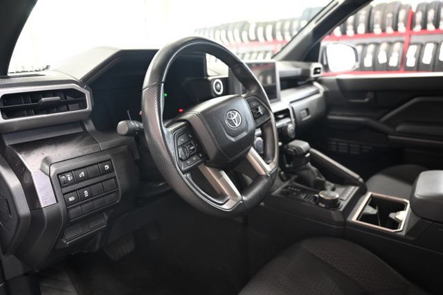 Used 2025 Toyota 4Runner SR5 AWD/4WD image 22