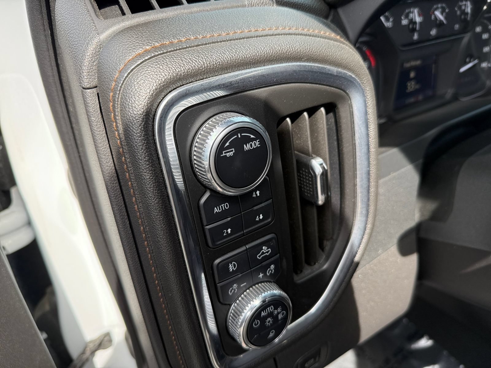 Used 2022 GMC Sierra 1500 AT4 AWD/4WD image 18