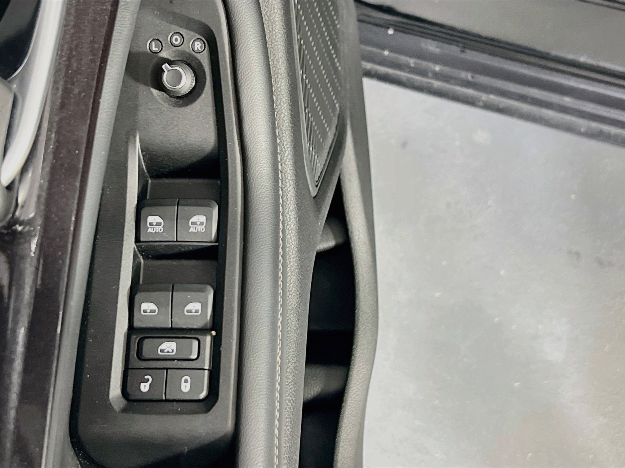 Used 2023 Jeep Grand Cherokee Altitude AWD/4WD image 17