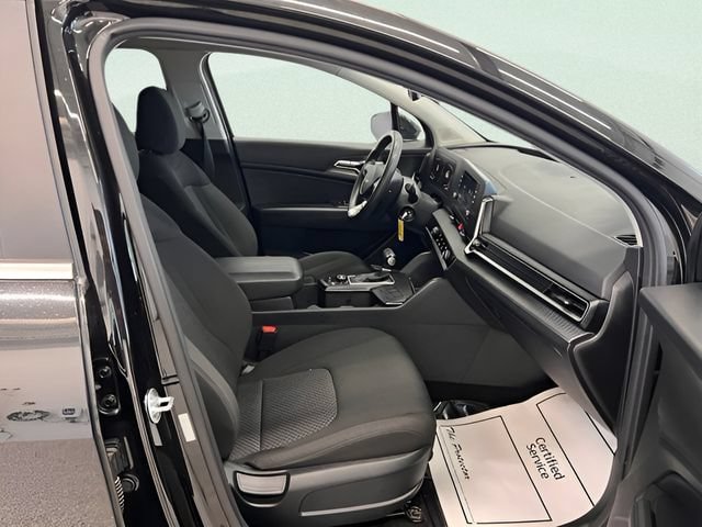 Used 2024 Kia Sportage LX FWD image 11