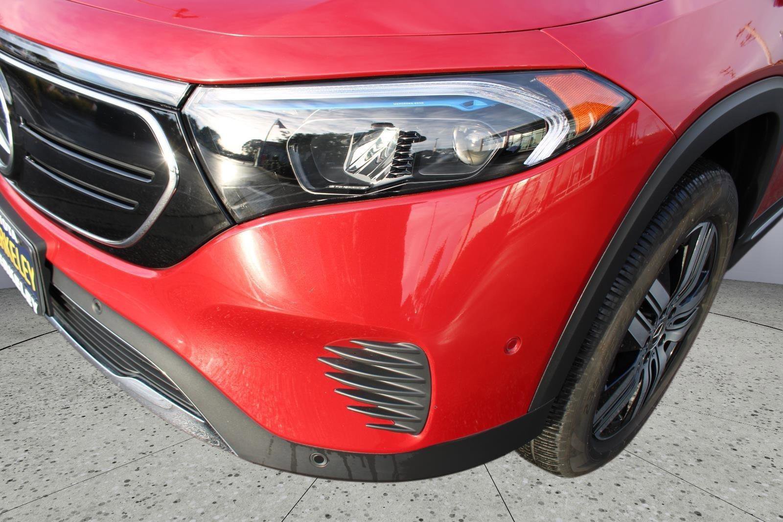 Used 2023 Mercedes-Benz EQB 300 4MATIC image 10