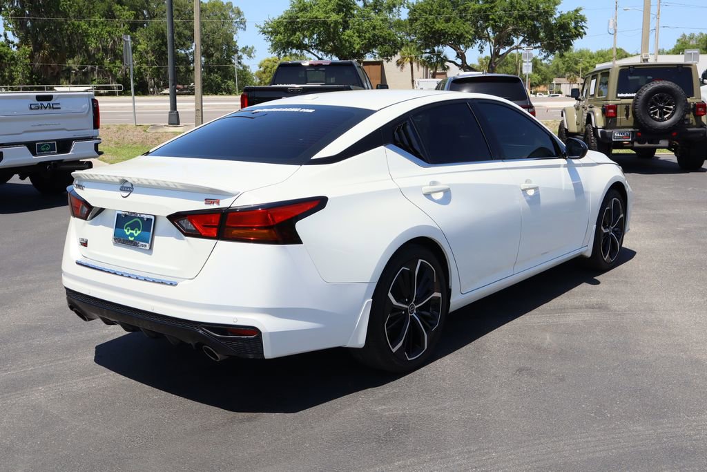 Used 2023 Nissan Altima 2.5 SR w/ SR Premium Package image 9
