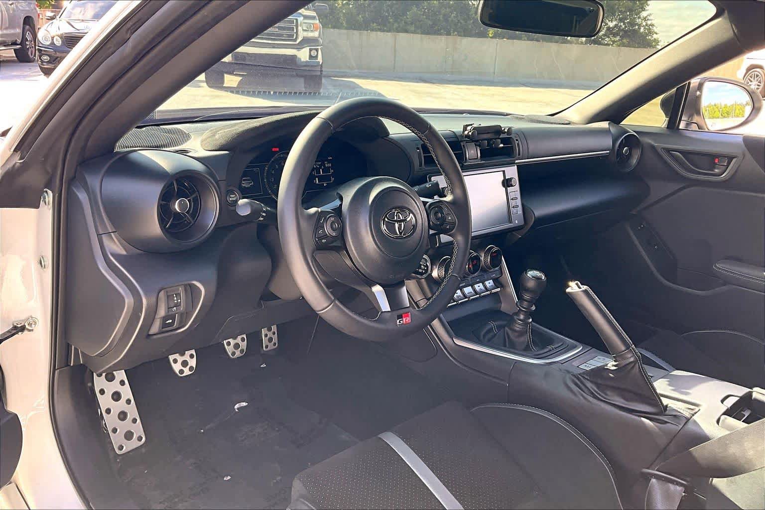 Used 2024 Toyota GR86 Premium w/ Performance Package RWD image 15