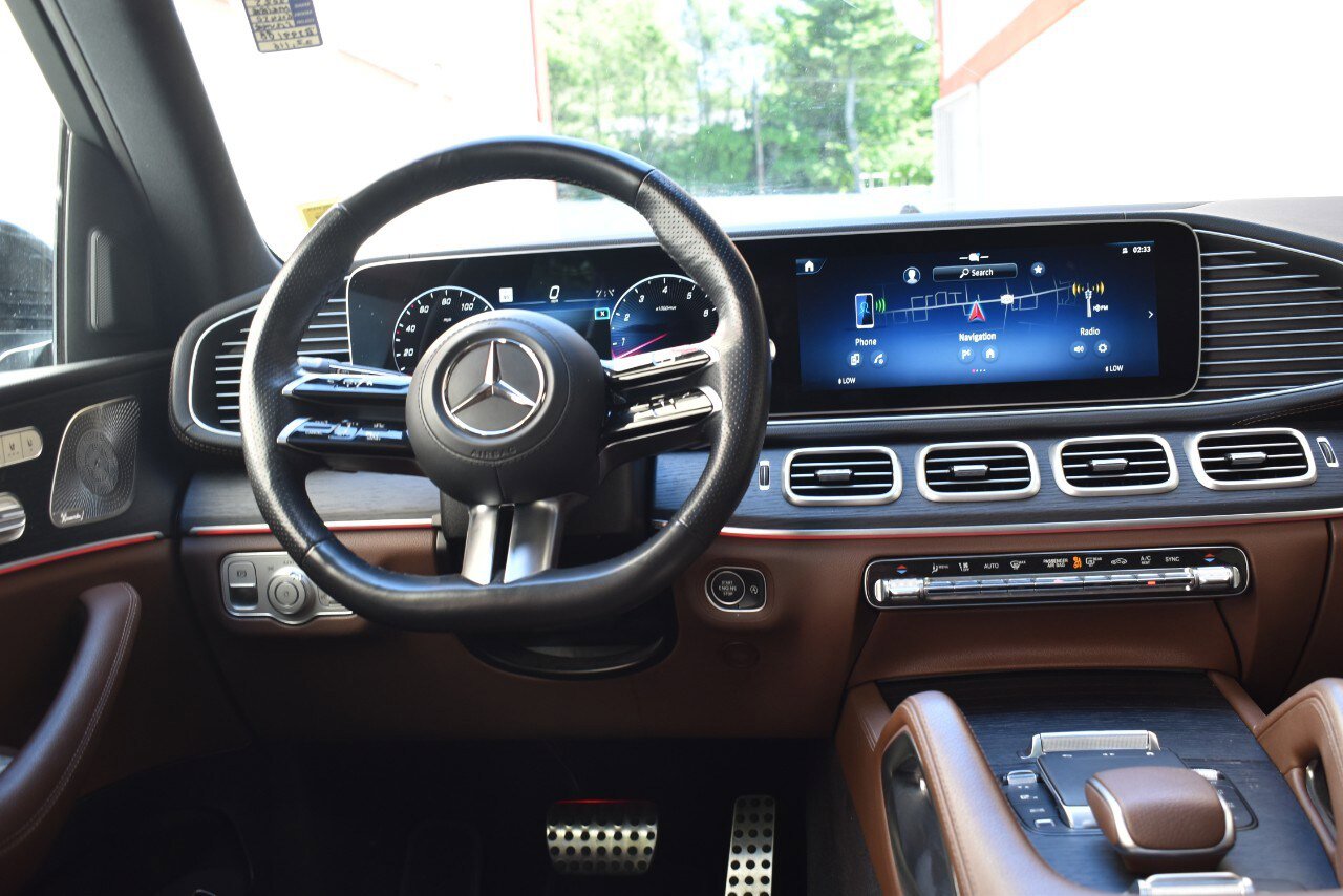 Used 2025 Mercedes-Benz GLS 450 4MATIC w/ AMG Line Exterior image 25
