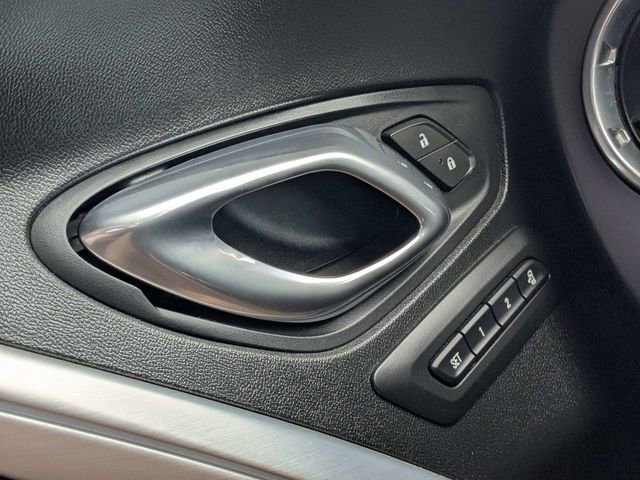 Used 2018 Chevrolet Camaro SS image 18