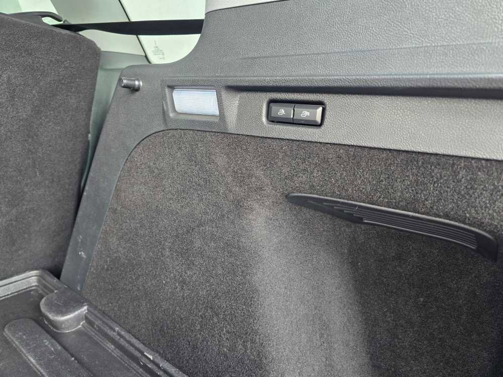 Used 2021 Lincoln Corsair AWD w/ Premium Package image 29