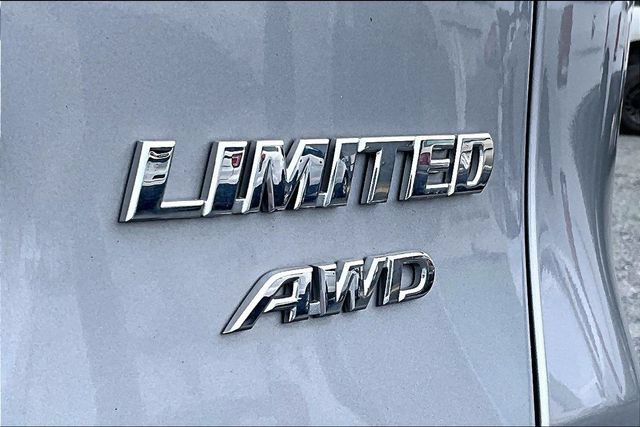 Used 2020 Toyota RAV4 Limited AWD/4WD image 23
