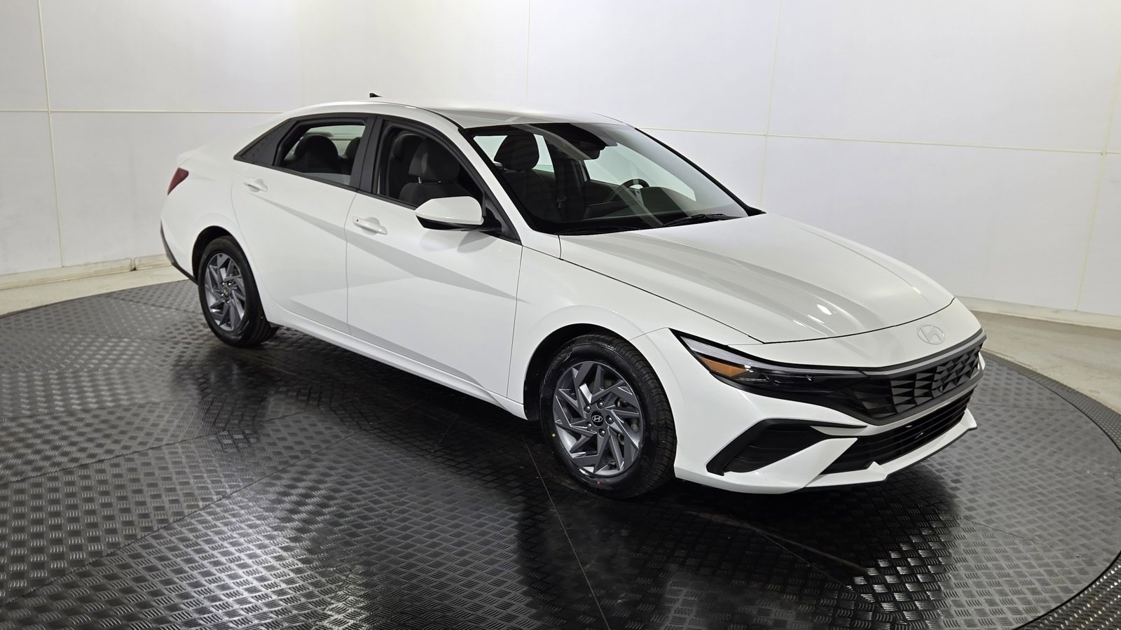 Used 2024 Hyundai Elantra SEL