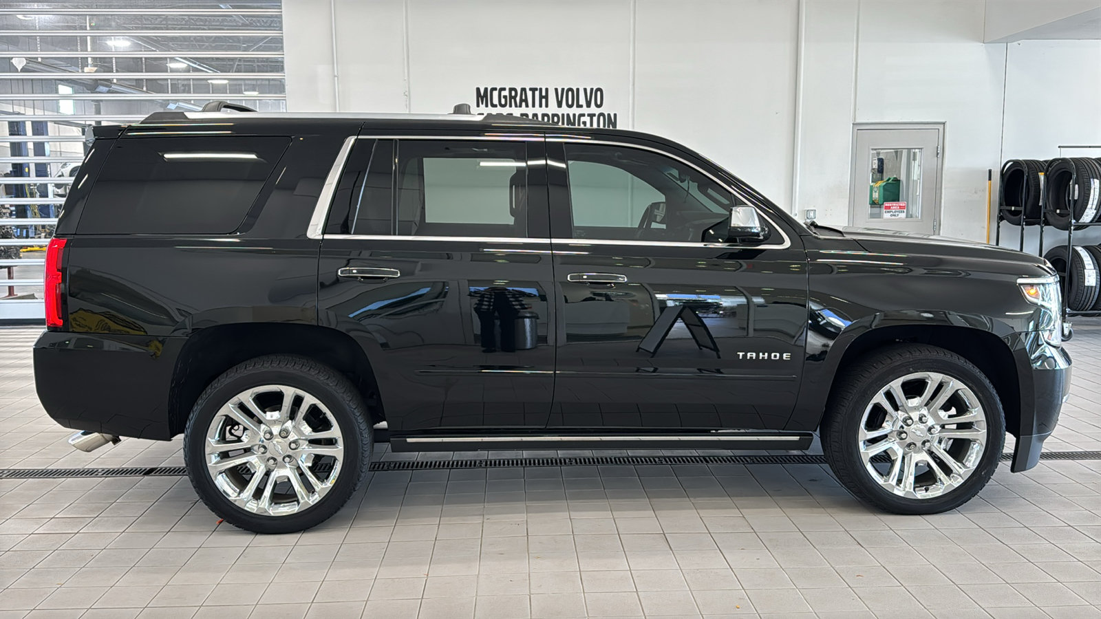 Used 2020 Chevrolet Tahoe Premier w/ Premier Plus Edition AWD/4WD image 4