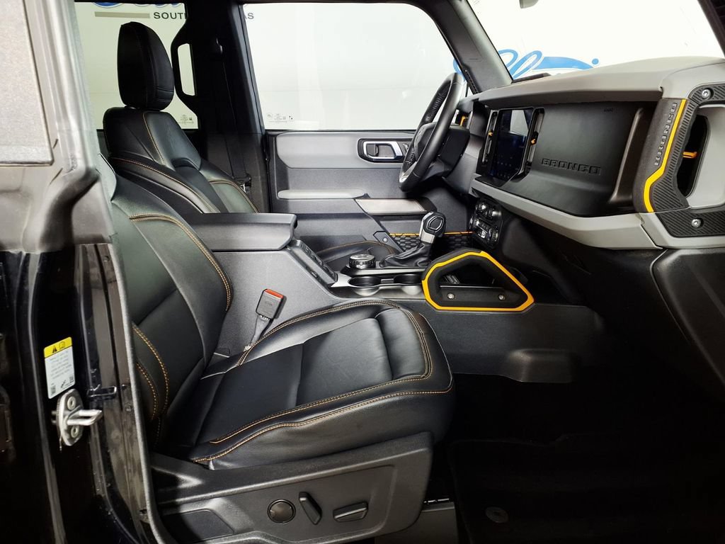 Used 2023 Ford Bronco Badlands w/ Sasquatch Package AWD/4WD image 12
