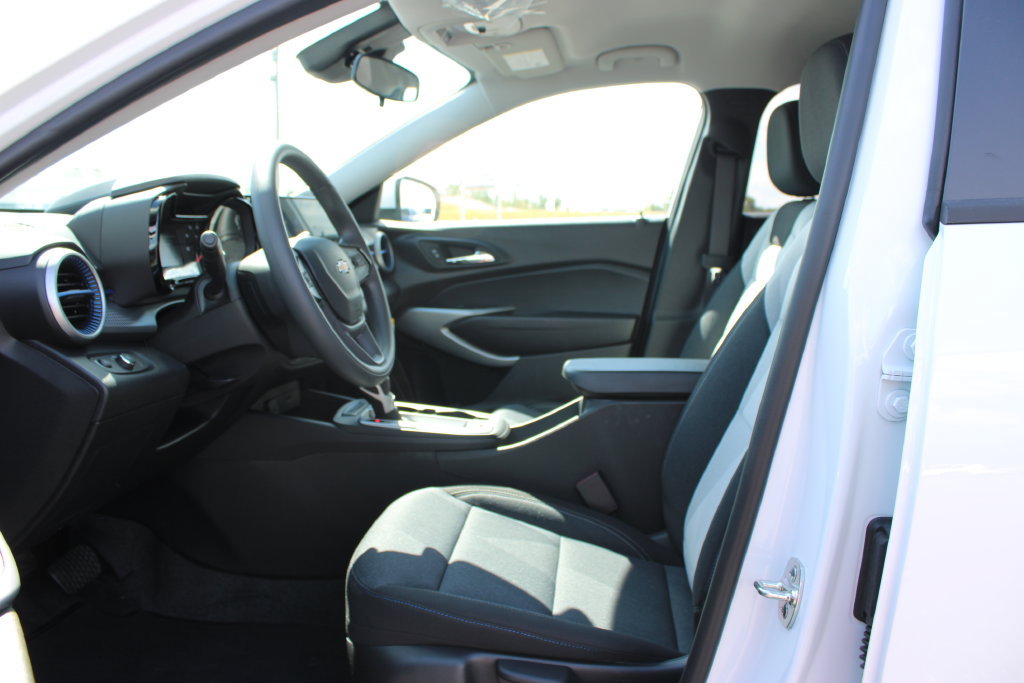 New 2026 Chevrolet Trax LS w/ LS Convenience Package FWD image 21