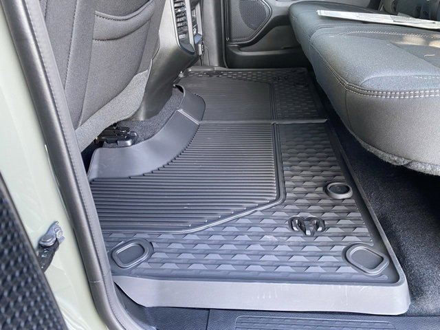 New 2026 RAM 1500 4x4 Crew Cab image 23