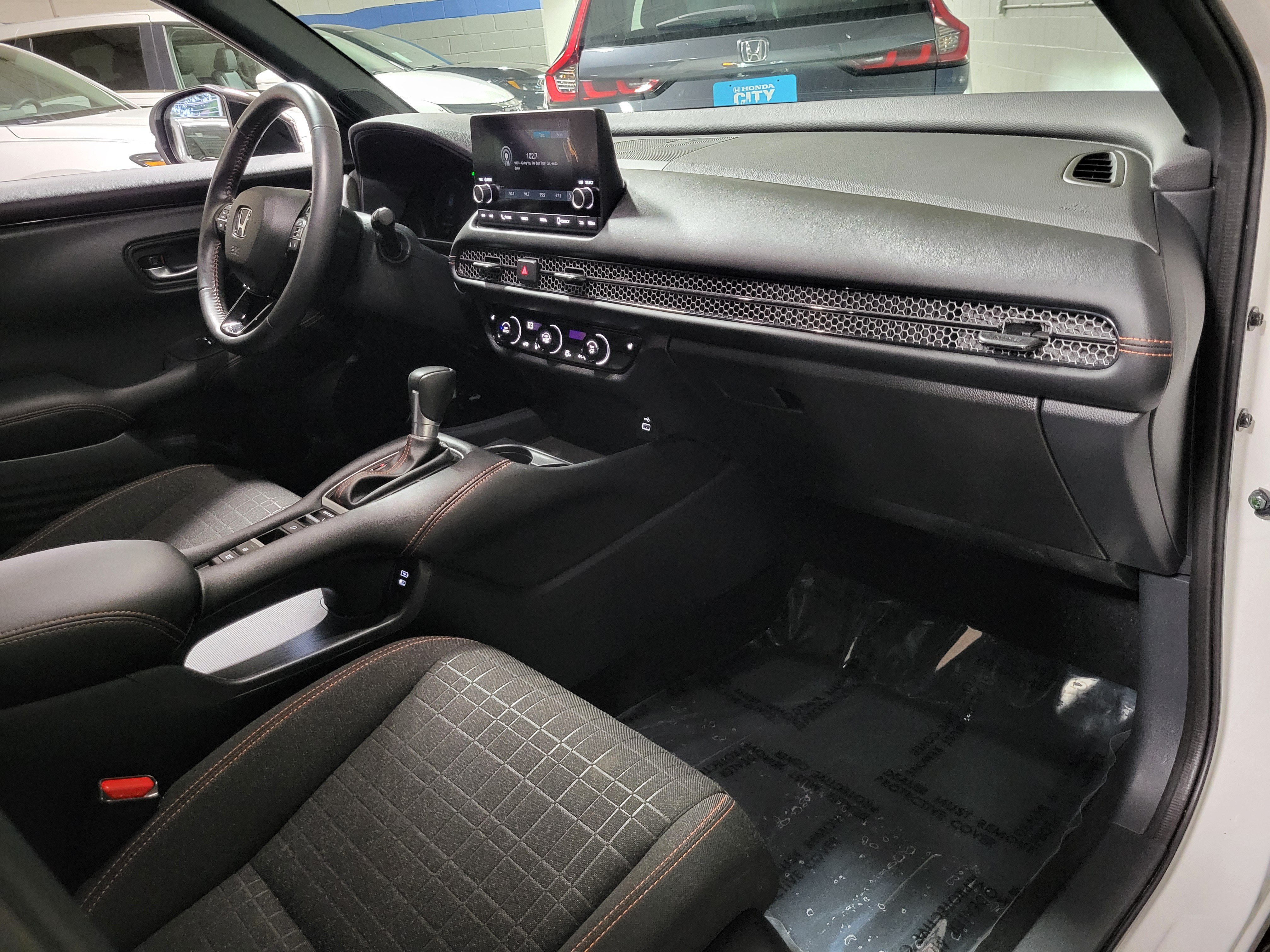 Used 2025 Honda HR-V Sport image 11