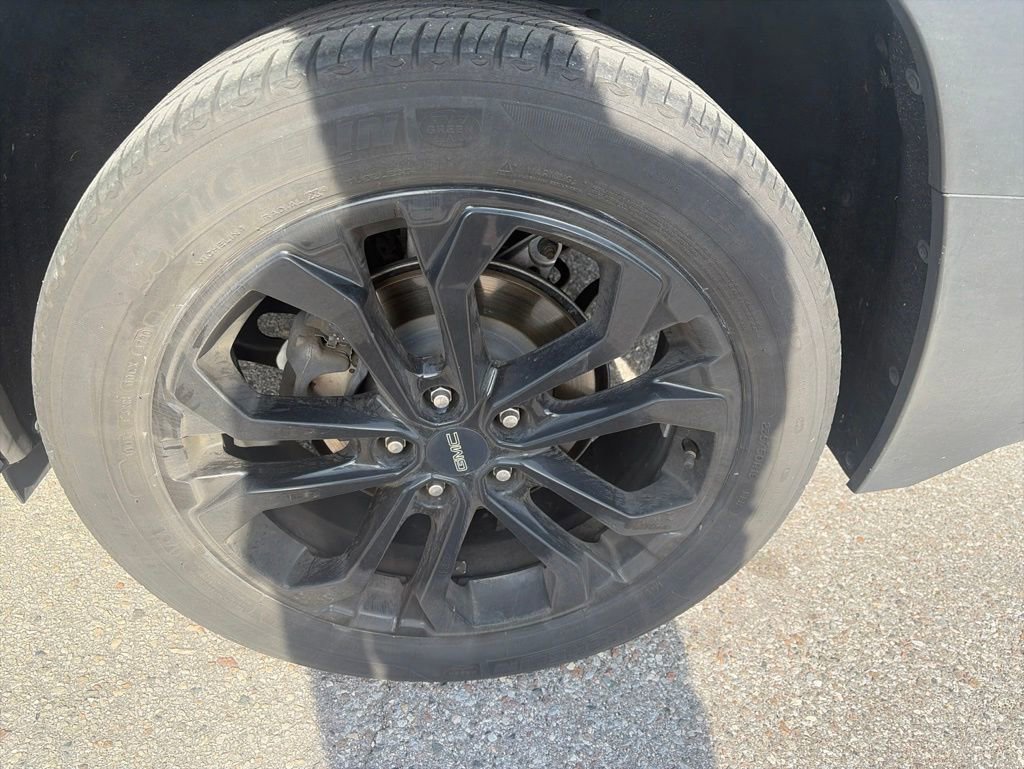 Used 2020 GMC Terrain SLE w/ Elevation Edition FWD image 11