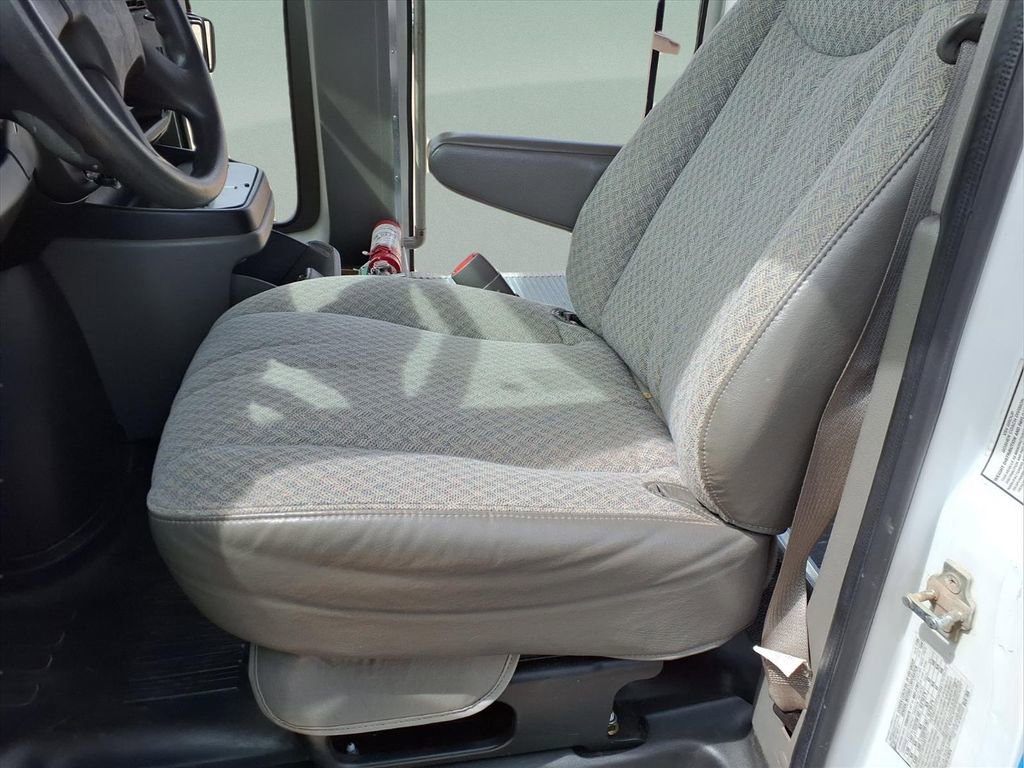 Used 2005 Chevrolet Express 3500 w/ RV Package image 19