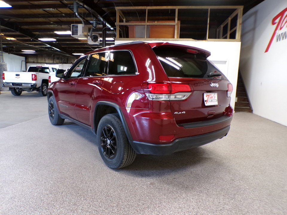 Used 2020 Jeep Grand Cherokee Laredo w/ Security & Convenience Group image 3